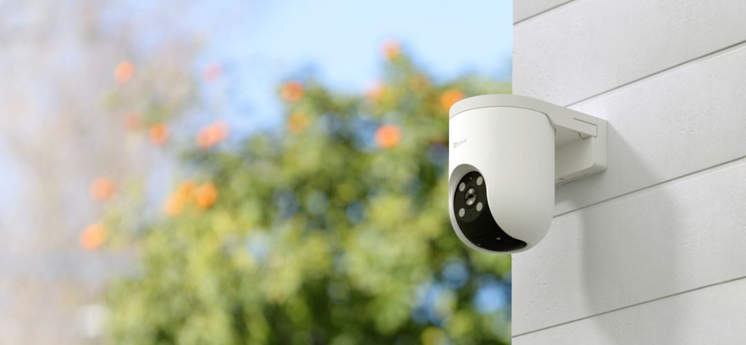 H8c Pro 2K Pan & Tilt Wi-Fi Camera