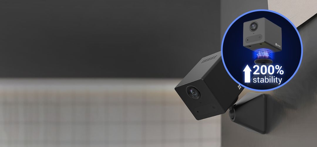The EZVIZ CB2 is a camera that does not leave any cord to organize or any drilling hole to fix.